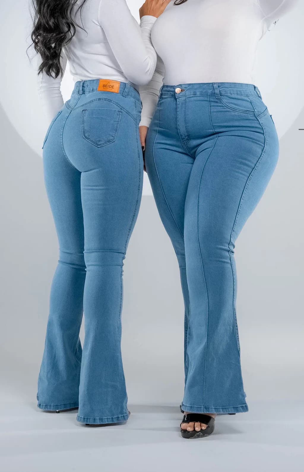 CALÇA JEANS FEMININA - FLARE ELEGANCE PISCINE