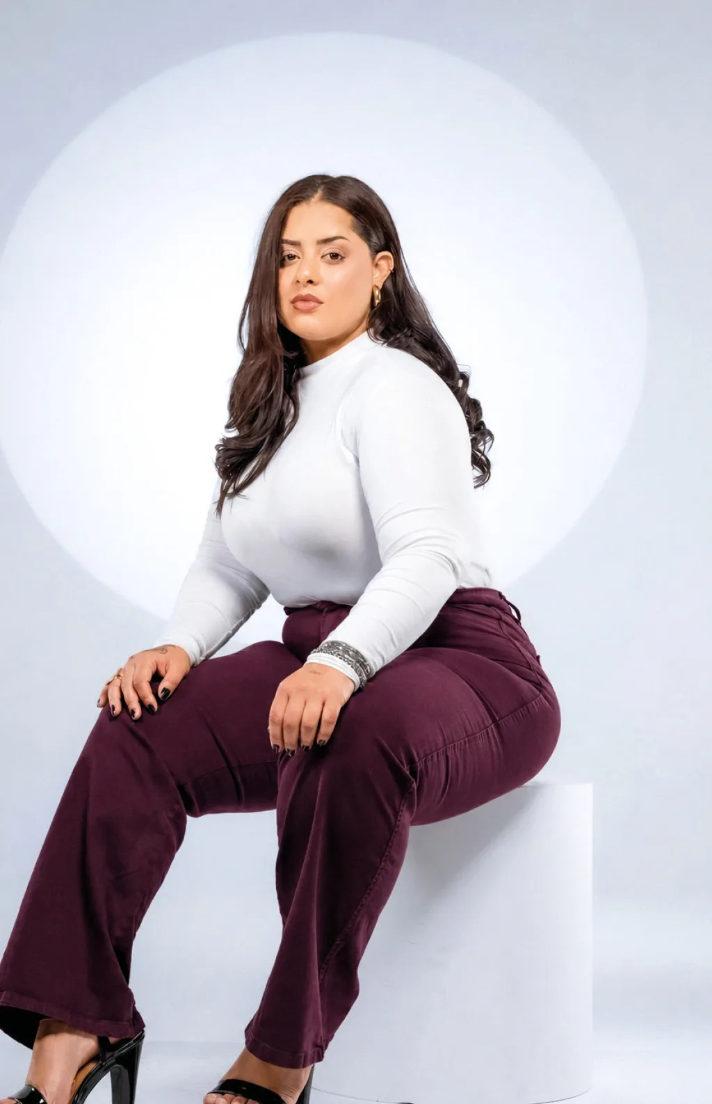 CALÇA JEANS FEMININA PLUS SIZE - WIDE LEG VINHO