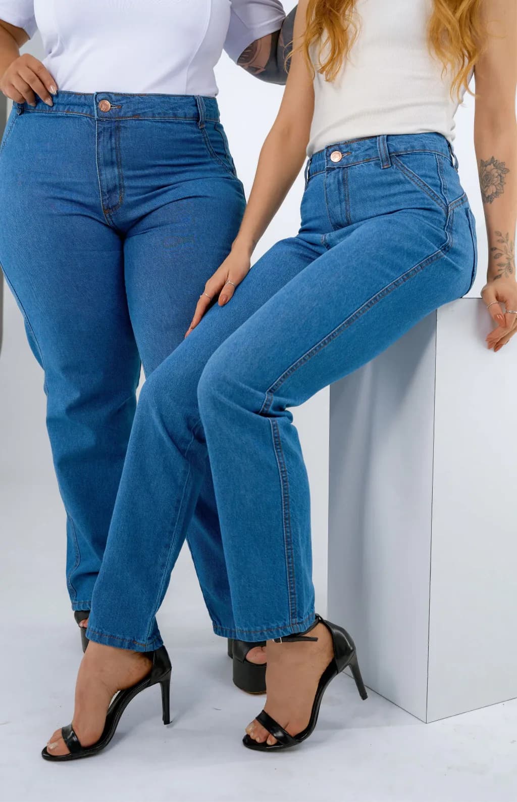 CALÇA JEANS FEMININA - RETA ESSENCE