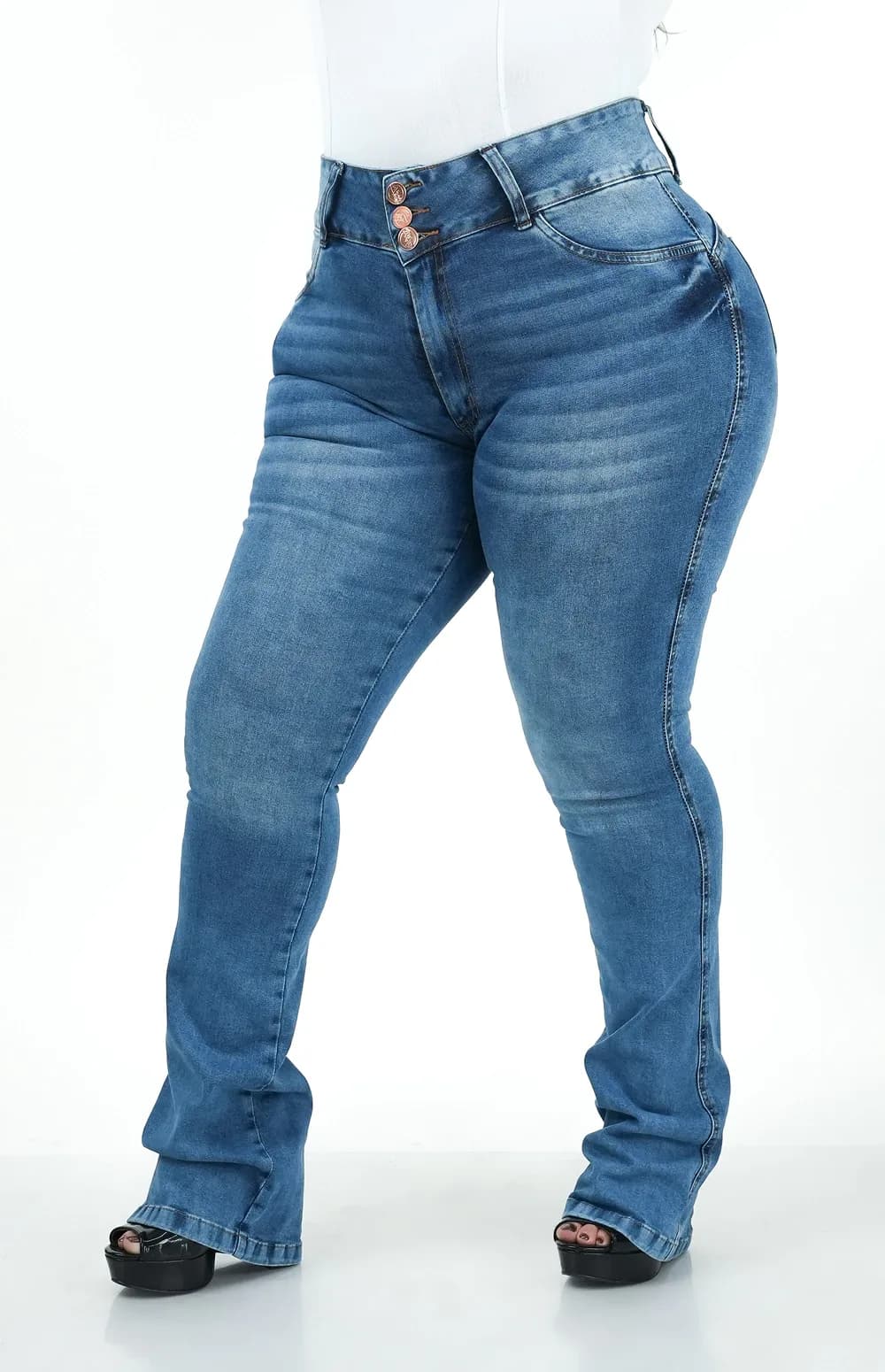 CALÇA JEANS PLUS SIZE - FLARE TRIMODELADORA