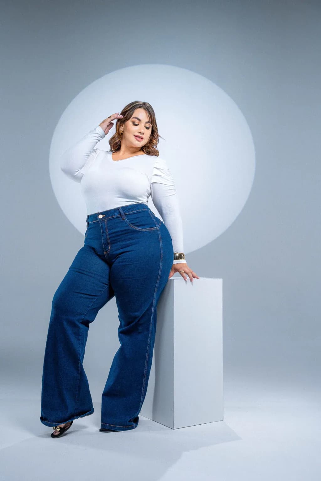 CALÇA JEANS PLUS SIZE - WIDE LEG COM ELASTANO