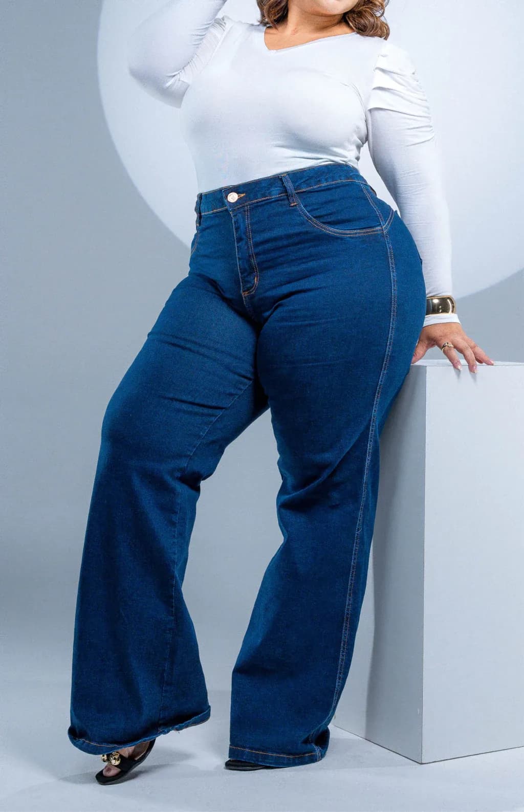 CALÇA JEANS PLUS SIZE - WIDE LEG COM ELASTANO
