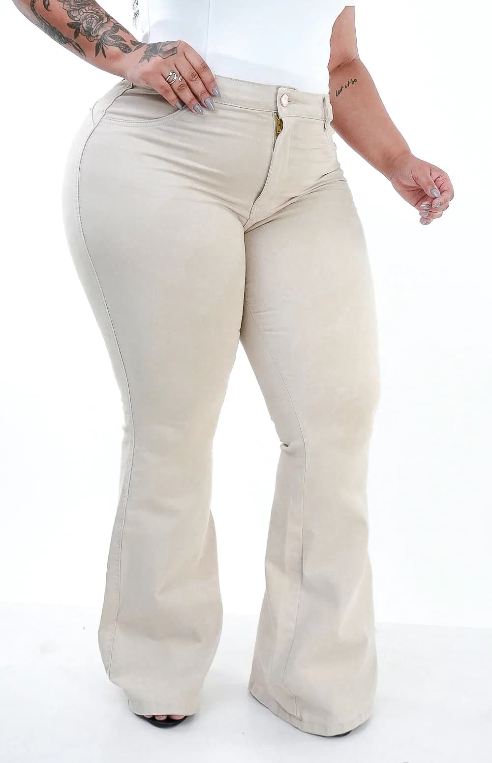 CALÇA PLUS SIZE - FLARE NUDE CHIC